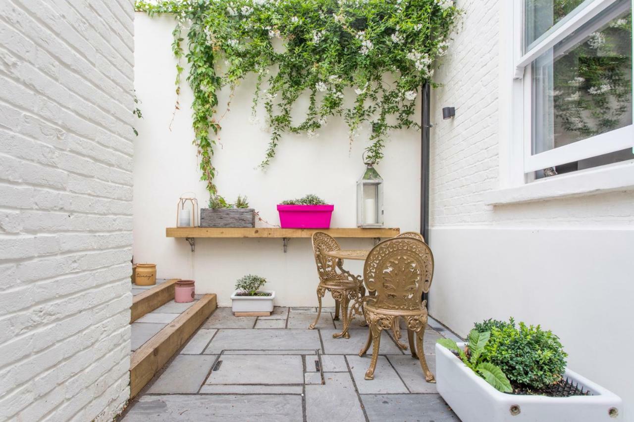 Stunning Gated Home London Exterior photo