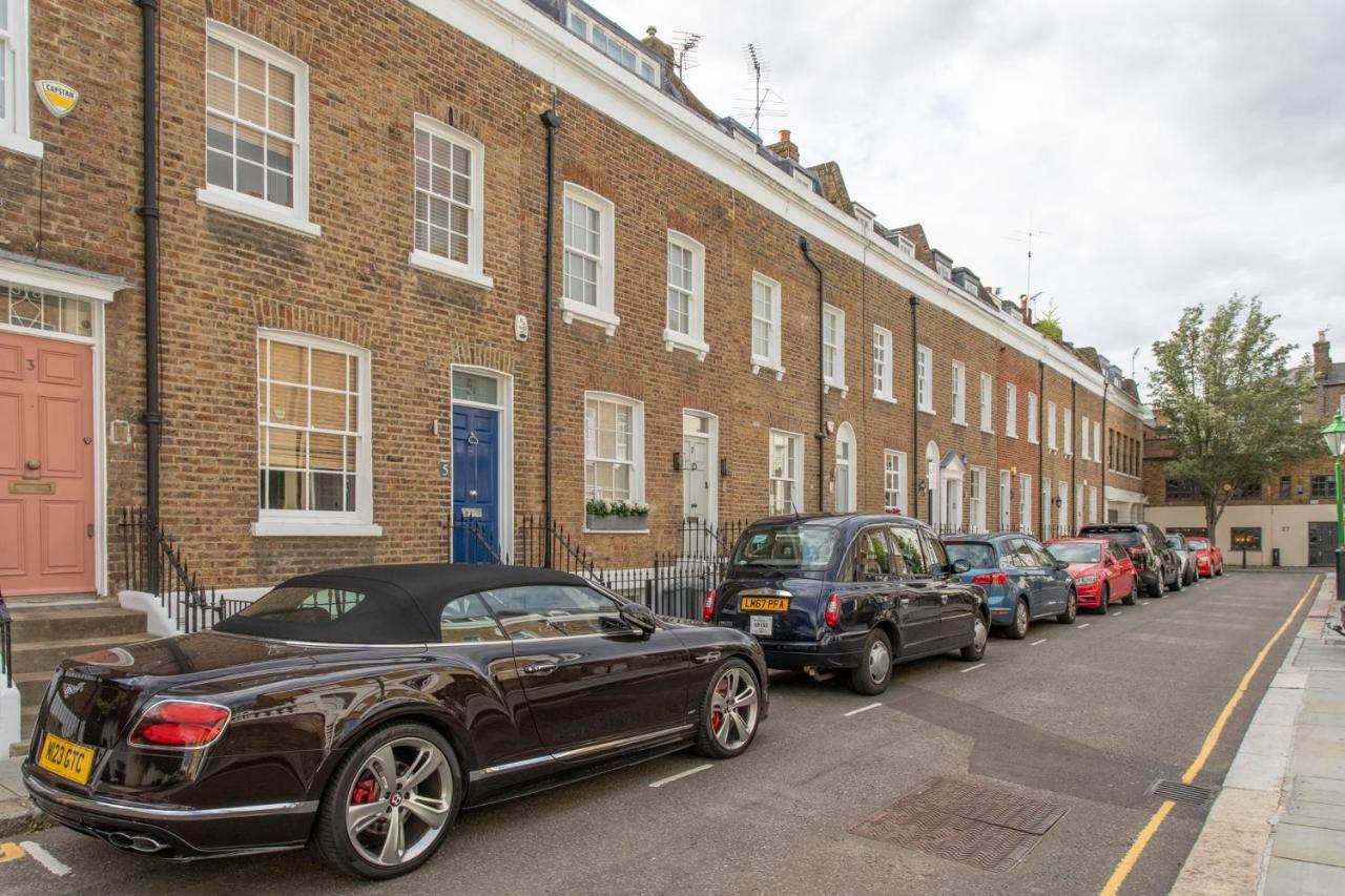 Stunning Gated Home London Exterior photo
